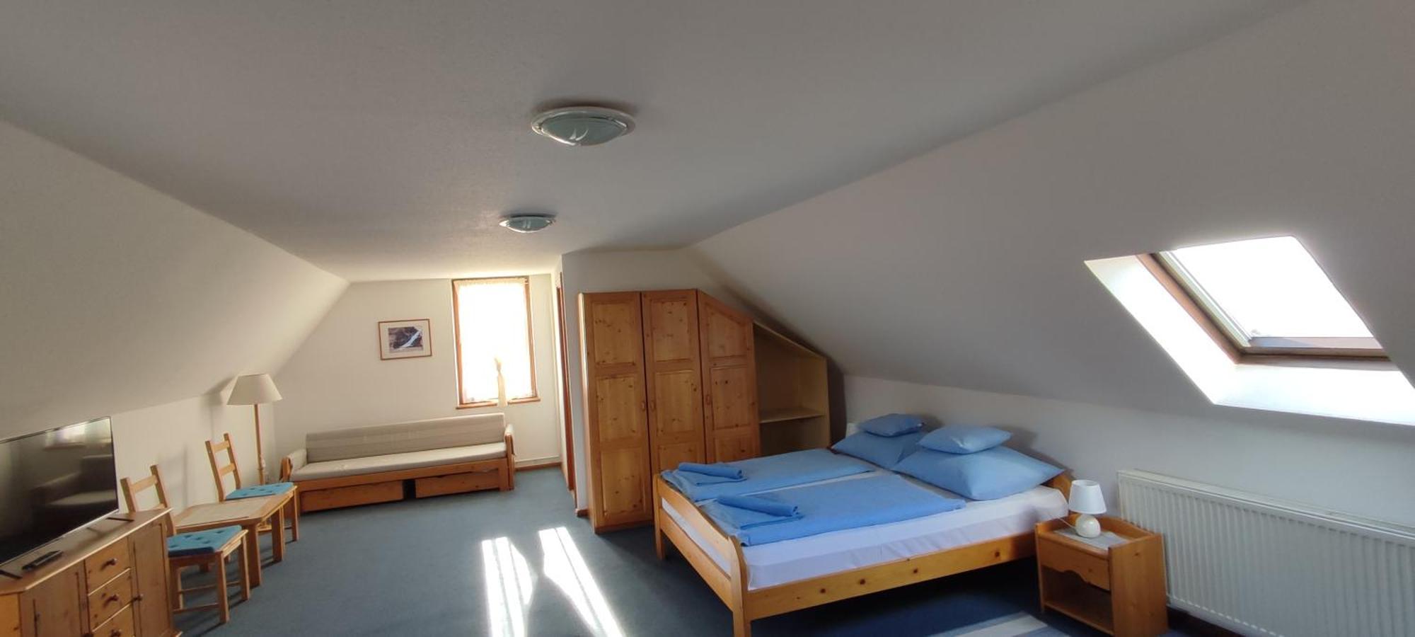Adler Panzio Hotel Budaörs Buitenkant foto