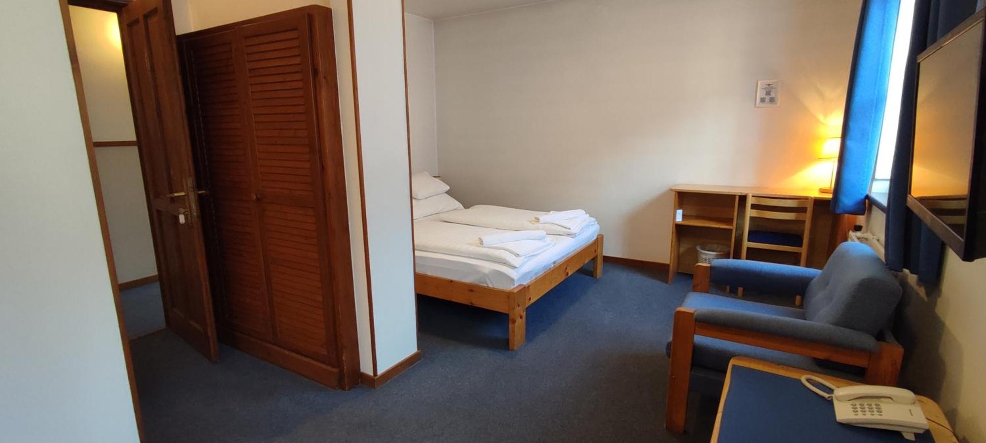 Adler Panzio Hotel Budaörs Buitenkant foto